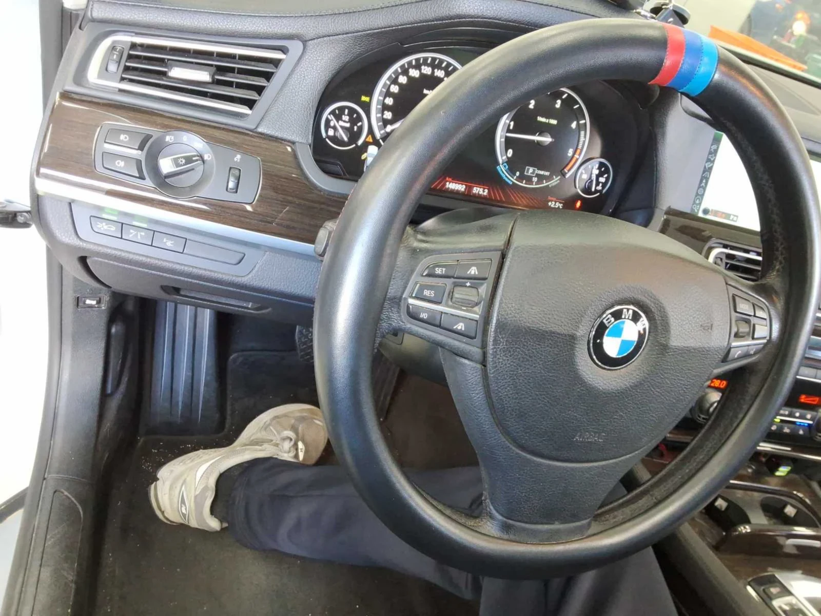 BMW 730 2011г.РЕАЛНИ КИЛОМЕТРИ 149 000 ФУЛ Екстри , снимка 14 - Автомобили и джипове - 54594282
