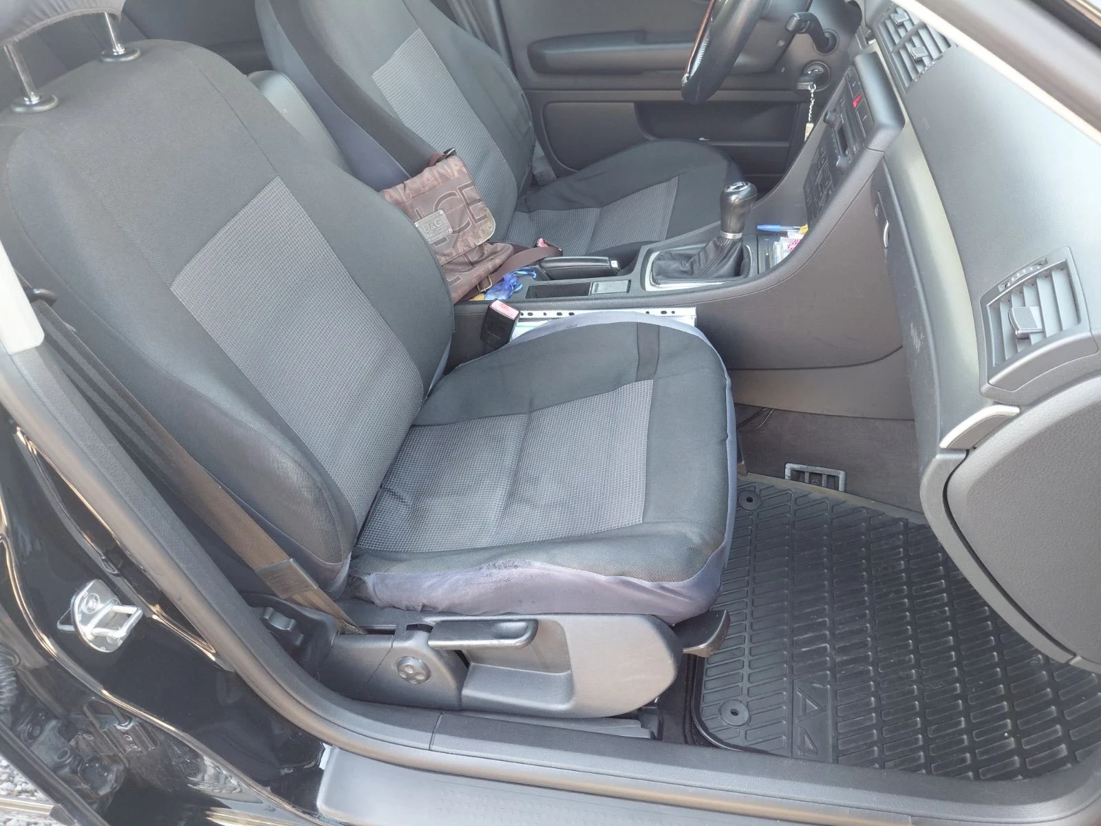 Audi A4 / 1.9 TDI / 131 ks / Ксенон / Климатроник, снимка 9 - Автомобили и джипове - 55217036