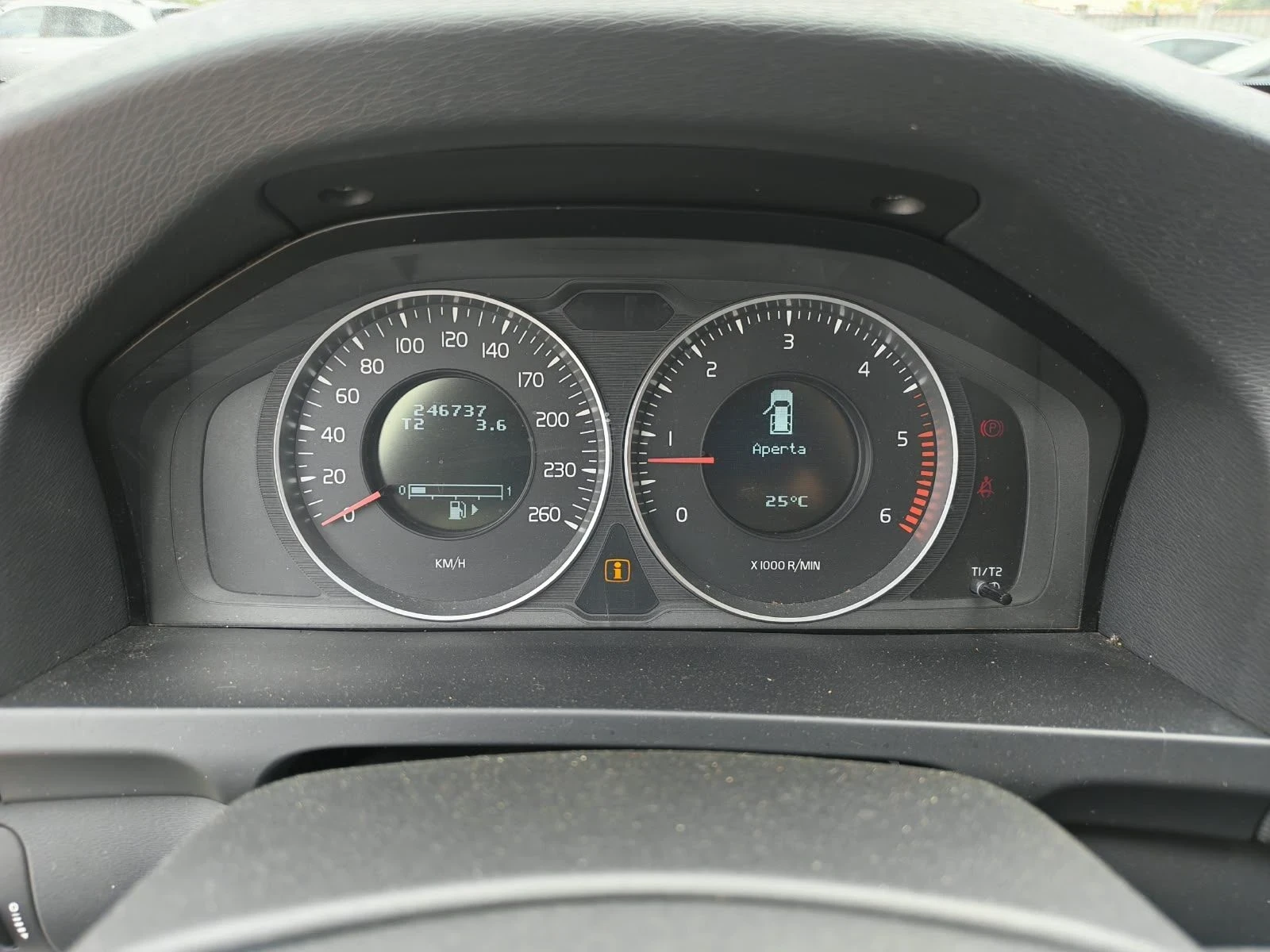 Volvo V60 2.0D 163kc, снимка 17 - Автомобили и джипове - 56185895