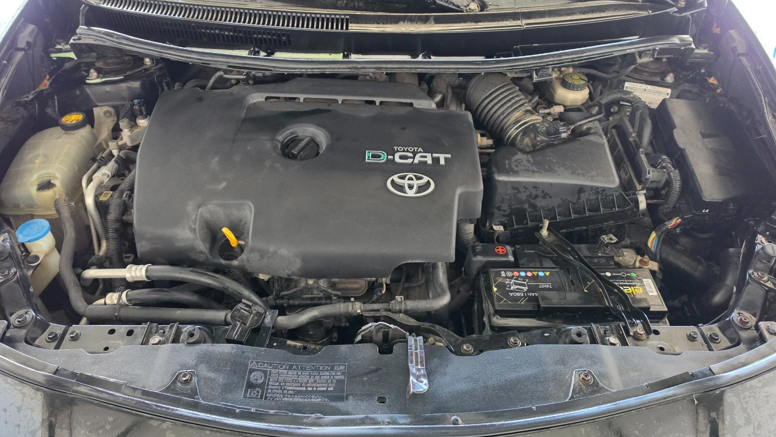 Toyota Auris 2.2 D-CAT 177hp, снимка 5 - Автомобили и джипове - 56312835