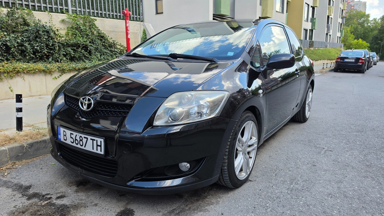 Toyota Auris 2.2 D-CAT 177hp, снимка 2 - Автомобили и джипове - 56312835