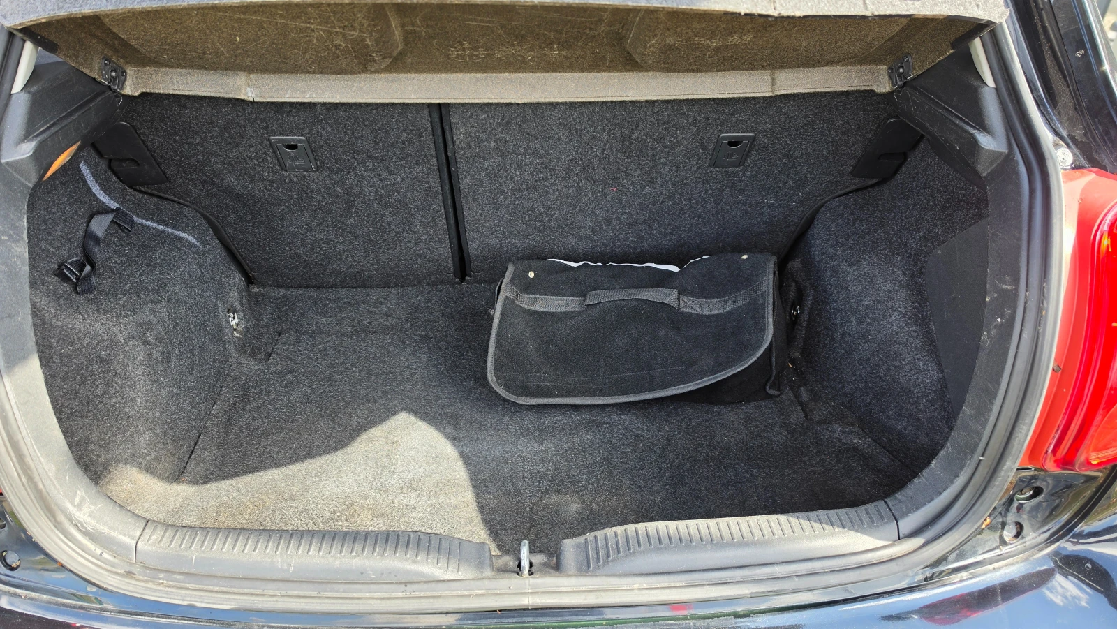 Toyota Auris 2.2 D-CAT 177hp, снимка 6 - Автомобили и джипове - 56312835