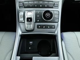 Hyundai Santa fe Santa Fe 2.2 CRDi Signature| DCT| HeadUp| Leder - 29799 € / 58281.78 лв. - 32747904 11