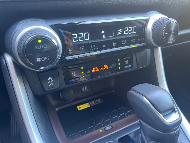 Toyota Rav4 2.5i * Обдухване * 360 камери * JBL Музика, снимка 10 - Автомобили и джипове - 52580550