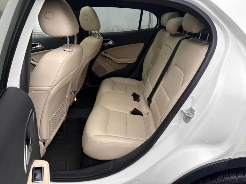 Mercedes-Benz GLA * 4MATIC 4dr 250 * CARFAX * БЕЗ ПЪРВОНАЧАЛНА ВНОСК, снимка 10 - Автомобили и джипове - 52910717