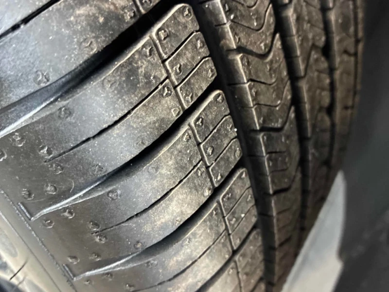 Mercedes-Benz GLC 300 * 4MATIC AWD * CARFAX * Premium Package * , снимка 14 - Автомобили и джипове - 53264240