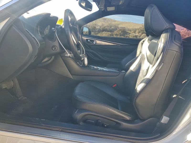 Infiniti Q30 3.0L 6 All wheel drive, снимка 12 - Автомобили и джипове - 53048229