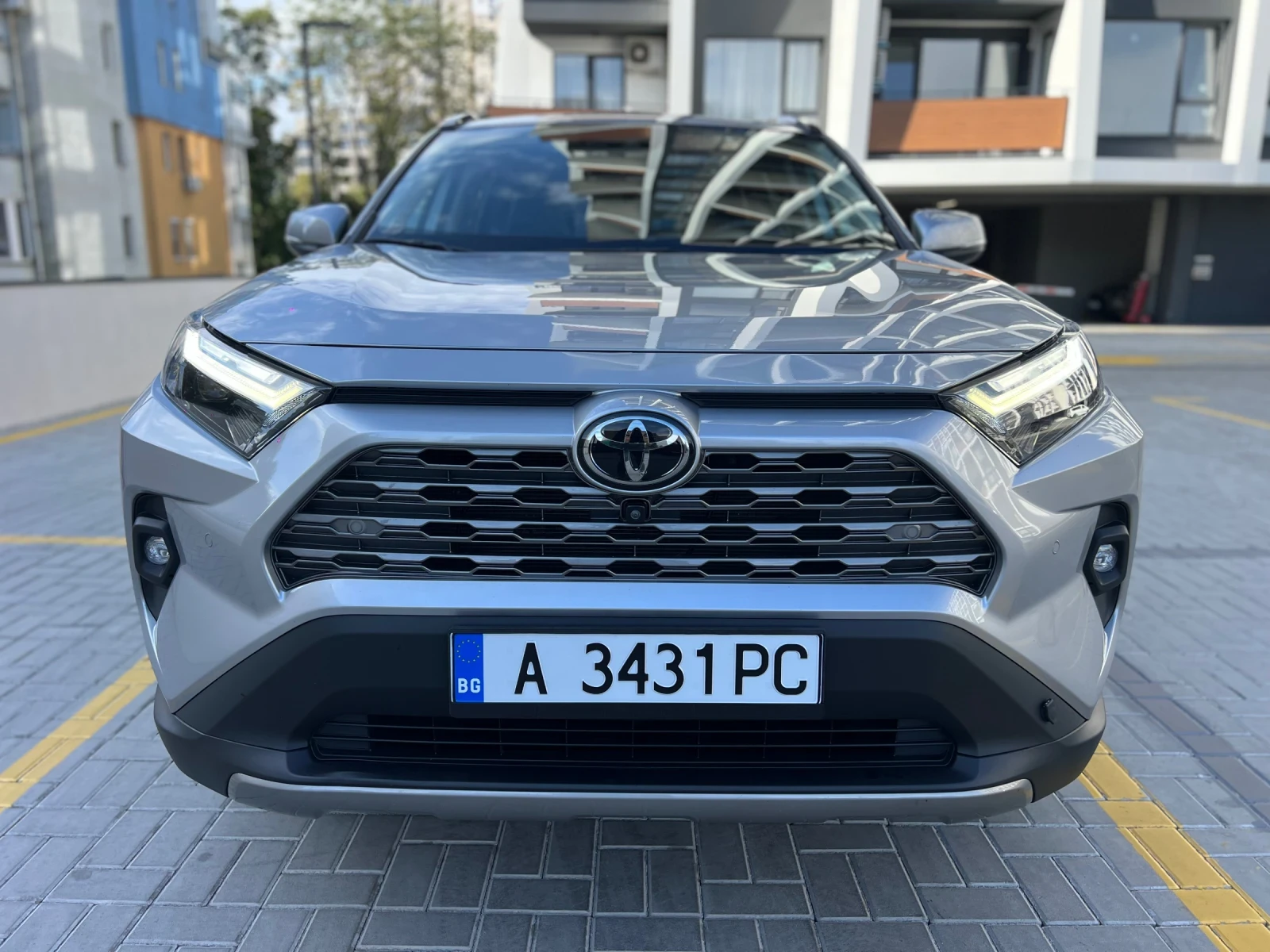 Toyota Rav4 2.5i * Обдухване * 360 камери * JBL Музика - изображение 2