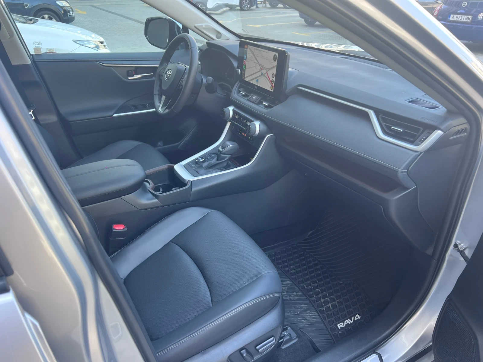 Toyota Rav4 2.5i * Обдухване * 360 камери * JBL Музика - изображение 7