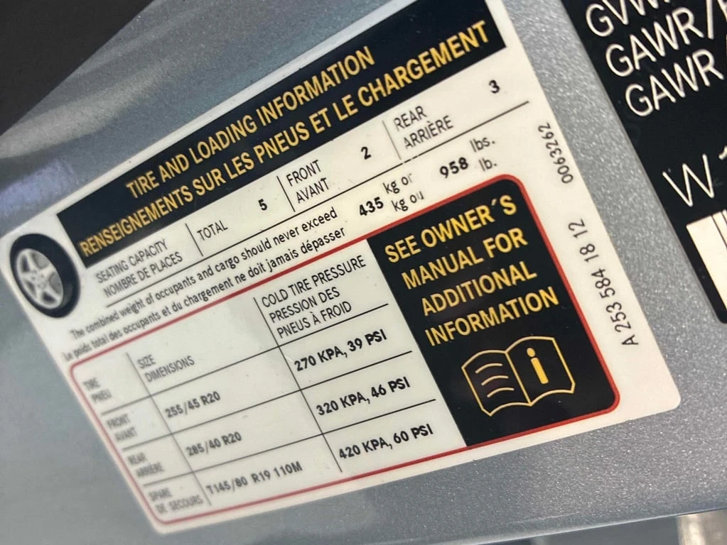 Mercedes-Benz GLC 300 * 4MATIC AWD * CARFAX * Premium Package *  | Mobile.bg � ����������� 12