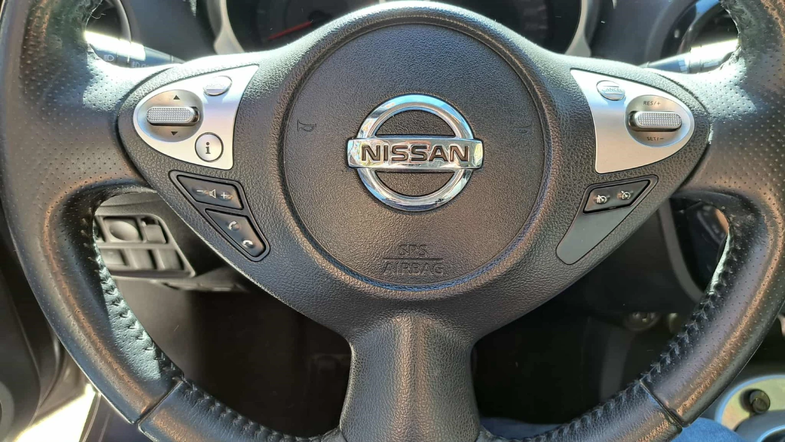 Nissan Juke, снимка 13 - Автомобили и джипове - 53756040