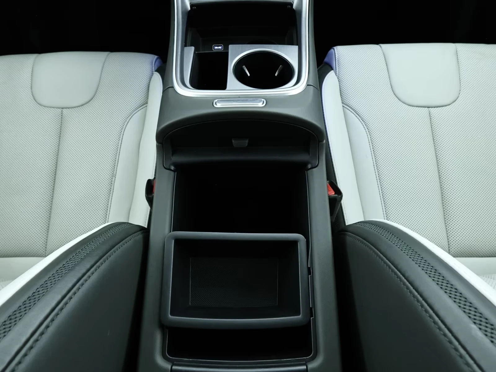 Hyundai Santa fe Santa Fe 2.2 CRDi Signature| DCT| HeadUp| Leder, снимка 12 - Автомобили и джипове - 53932028