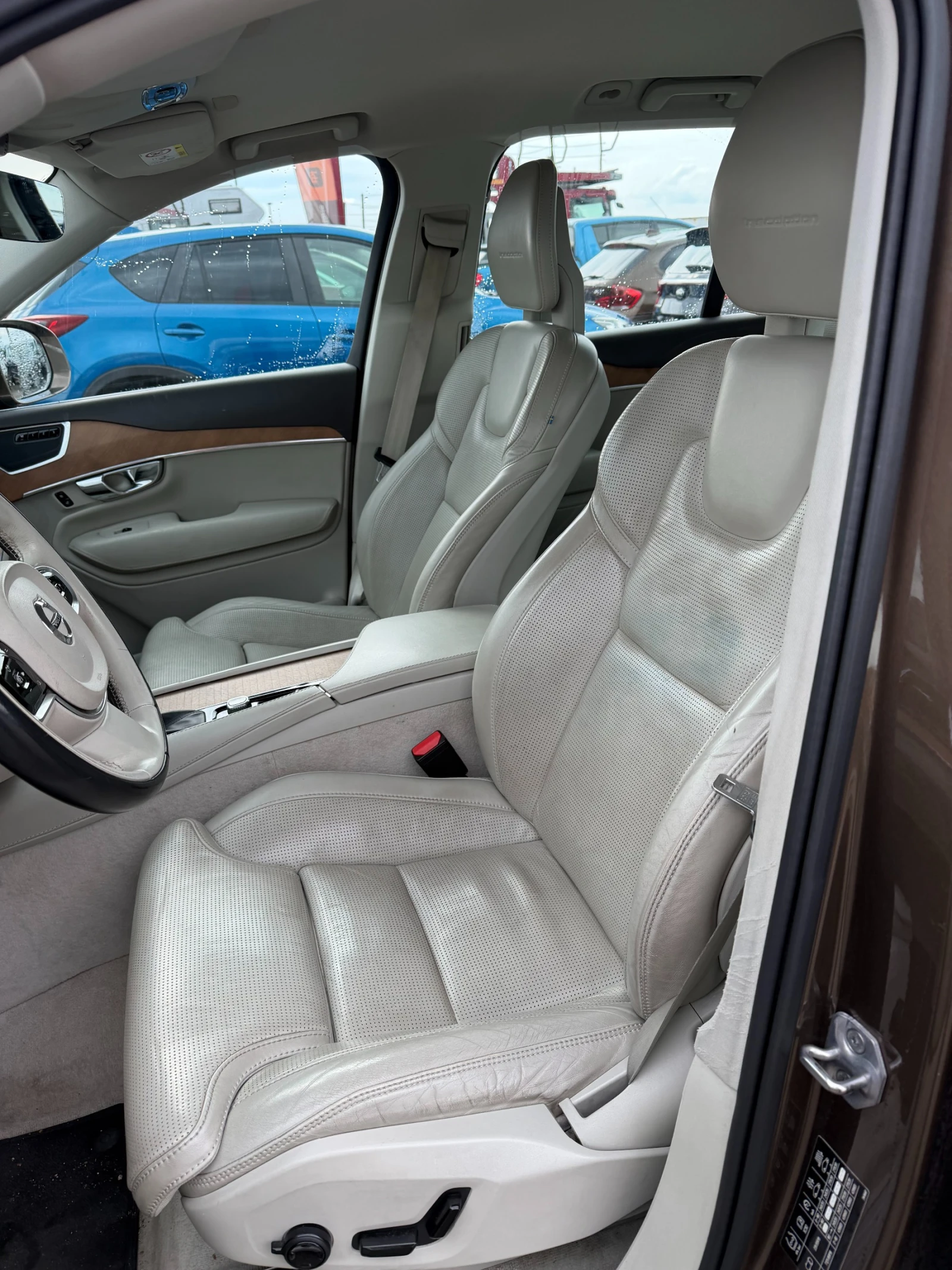 Volvo Xc90 2.0D5 AWD AVTOMAT/NAVI/KOJA 6+ 1 EURO 6, снимка 13 - Автомобили и джипове - 54366907