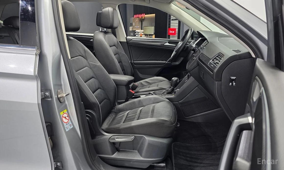 VW Tiguan Allspace, снимка 11 - Автомобили и джипове - 54719340