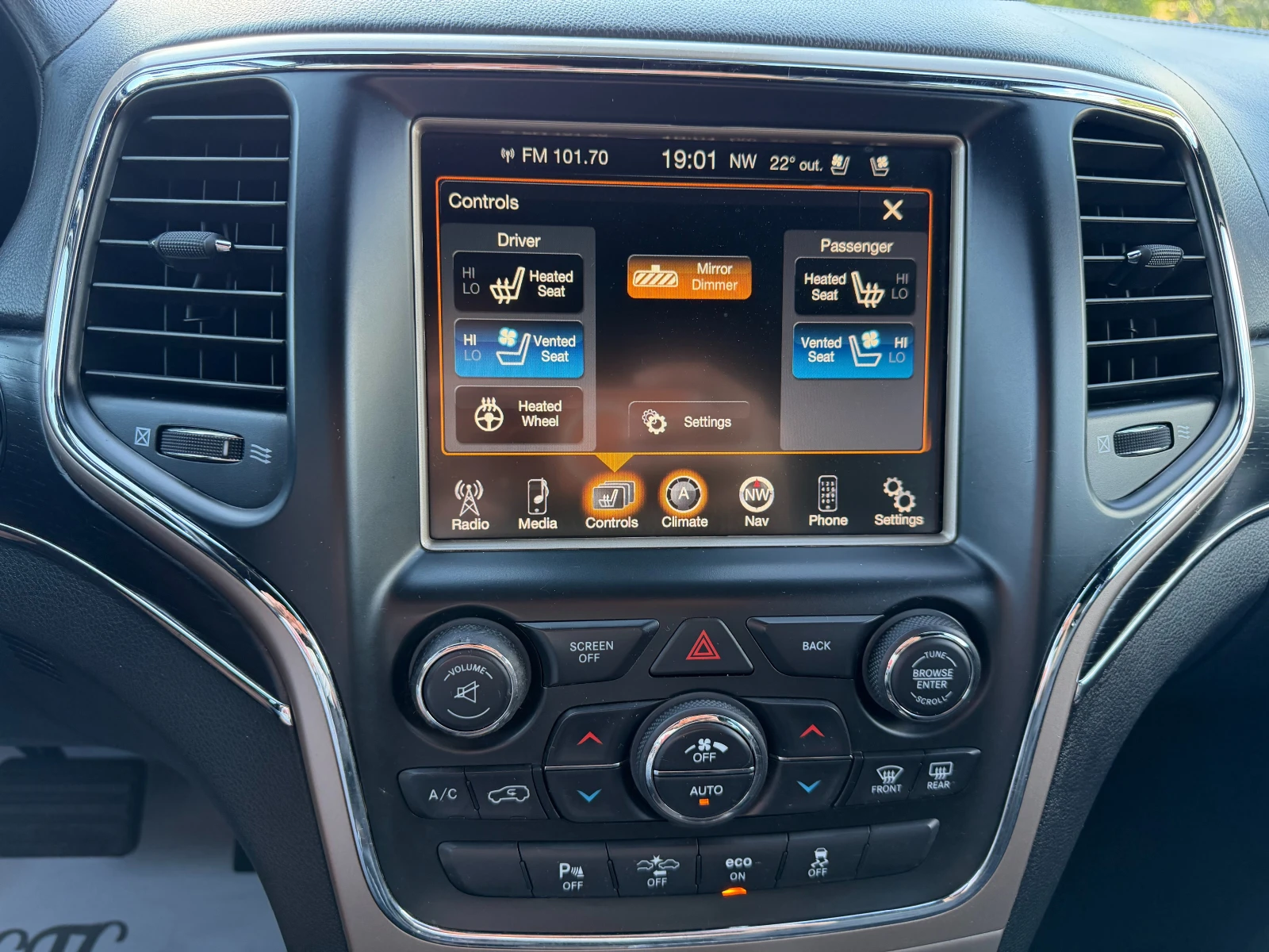 Jeep Grand cherokee 3.0 CRD SUMMIT ОБДУХВАНЕ ПАНОРАМА КОЖА КСЕНОН FULL, снимка 13 - Автомобили и джипове - 54721864