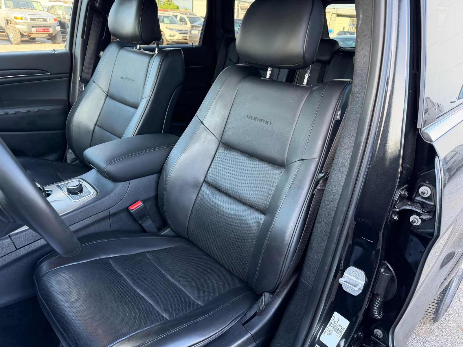 Jeep Grand cherokee 3.0 CRD SUMMIT ОБДУХВАНЕ ПАНОРАМА КОЖА КСЕНОН FULL, снимка 9 - Автомобили и джипове - 54721864