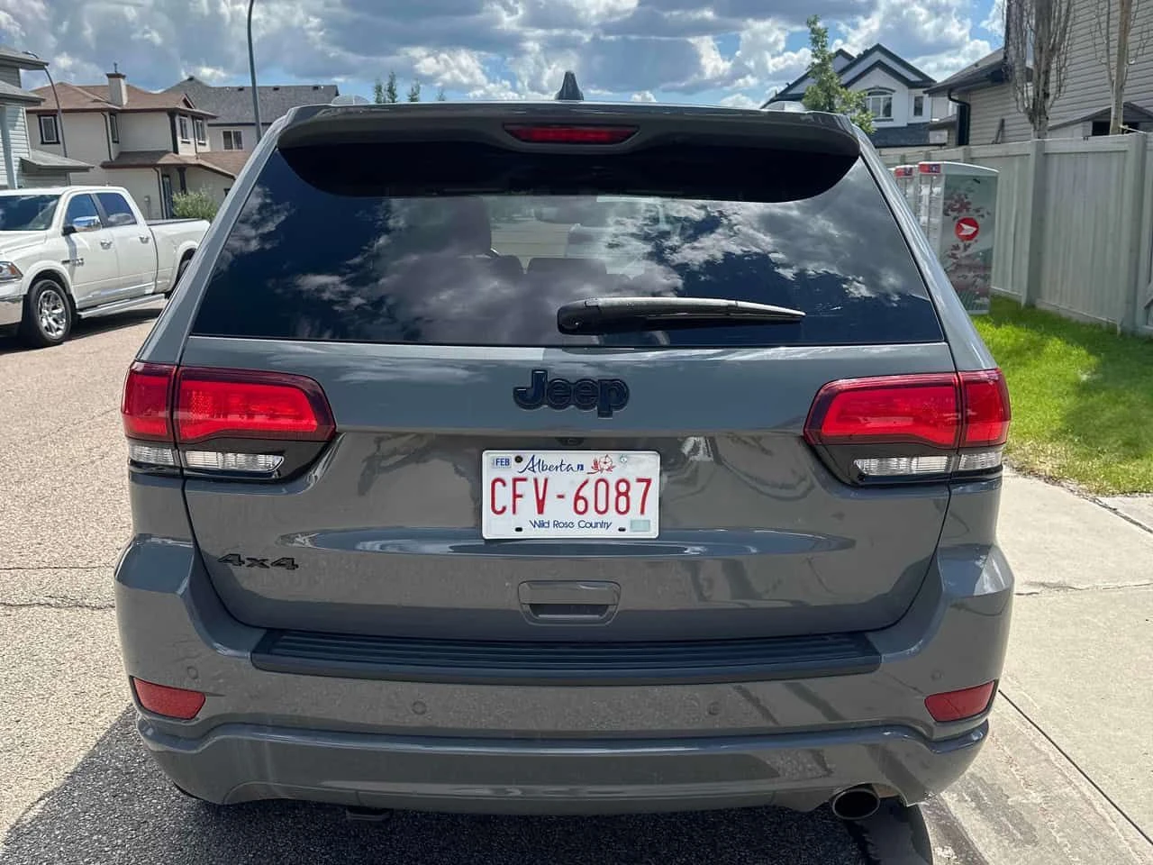 Jeep Grand cherokee Altitude | CARFAX | БЕЗ ПЪРВОНАЧАЛНА ВНОСКА, снимка 4 - Автомобили и джипове - 55179780
