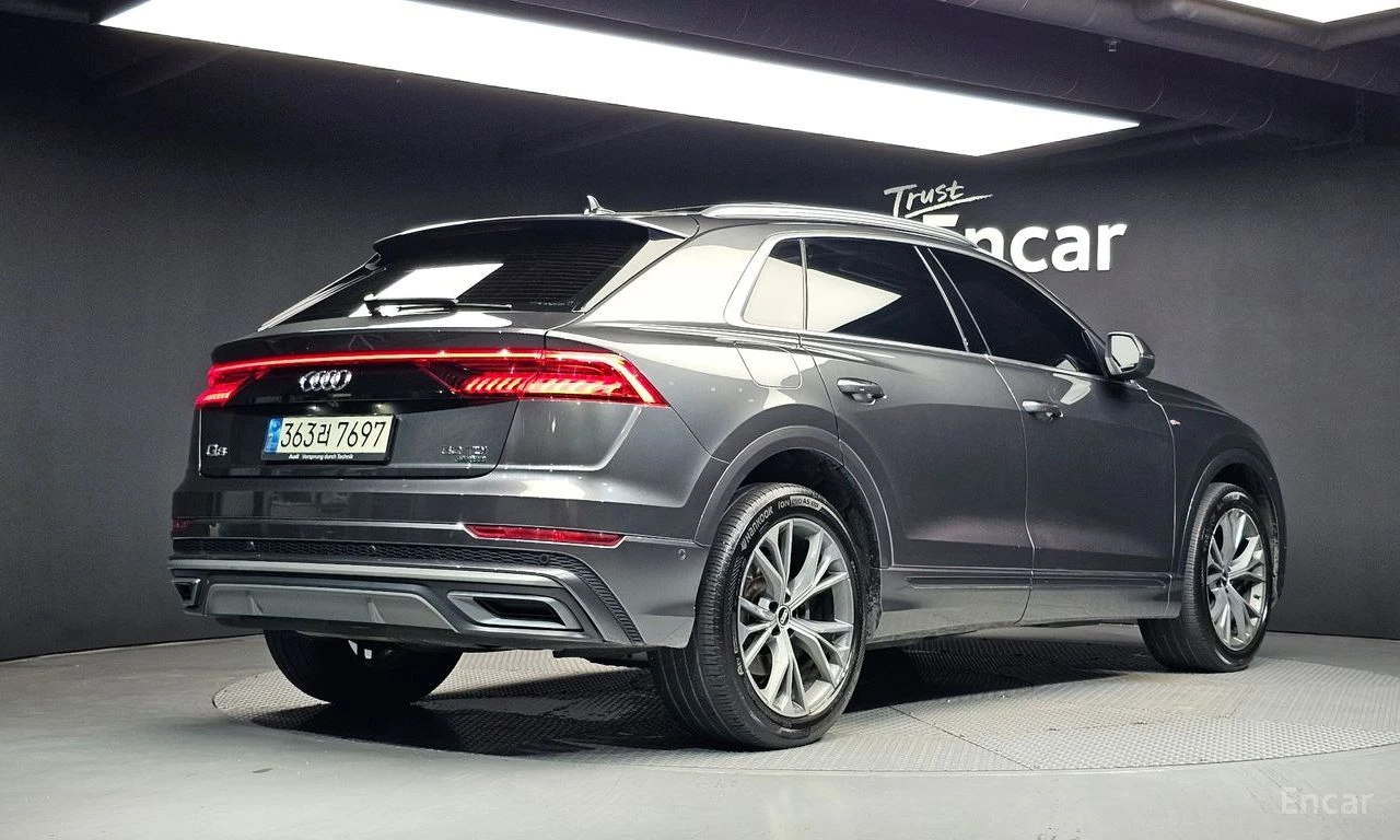 Audi Q8 50 TDI* B&O* HEAD UP* МАСАЖ* ОБДУХ* КРАЙНА ЦЕНА, снимка 4 - Автомобили и джипове - 55823039