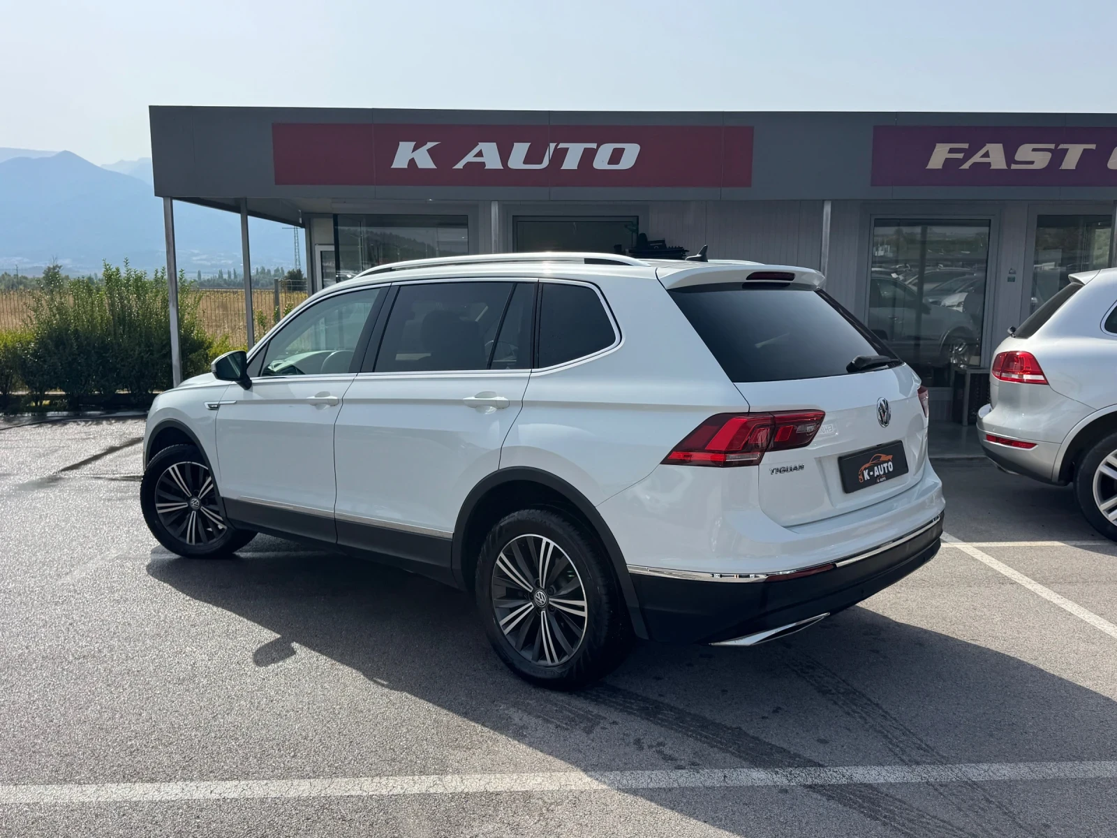 VW Tiguan FULL/2xTV/Pano/6+ 1, снимка 2 - Автомобили и джипове - 55878012