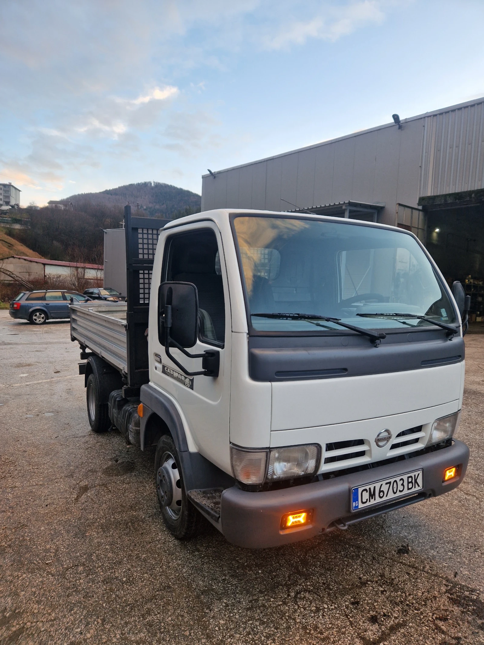 Nissan Capstar 35.120 