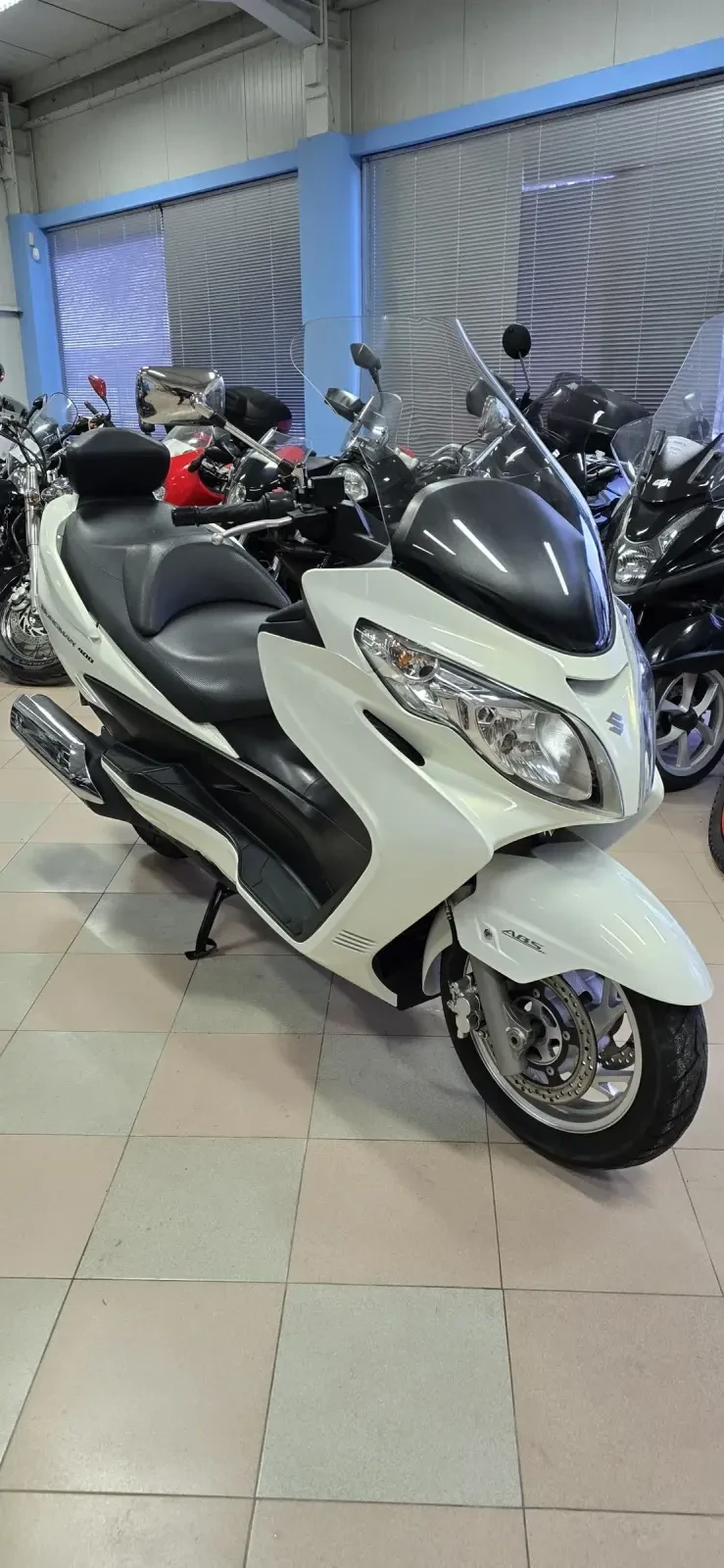 Suzuki Burgman AN 400 ABS!!! Лизинг!, снимка 3 - Мотоциклети и мототехника - 48680919