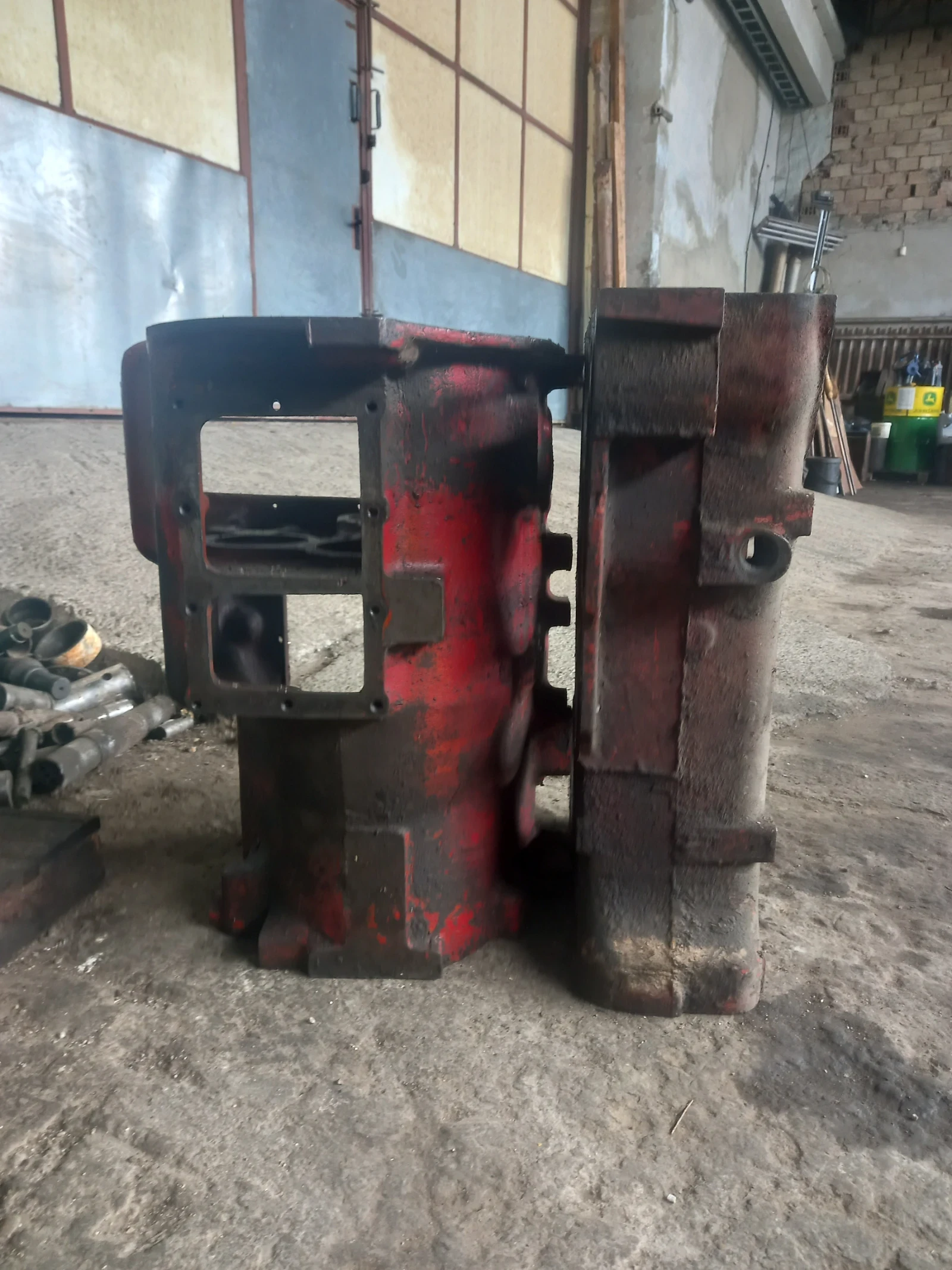 КОРПУСИ за скоростни кутии за Т150 и Беларус  и Болгар, снимка 4 - Части - 54147600