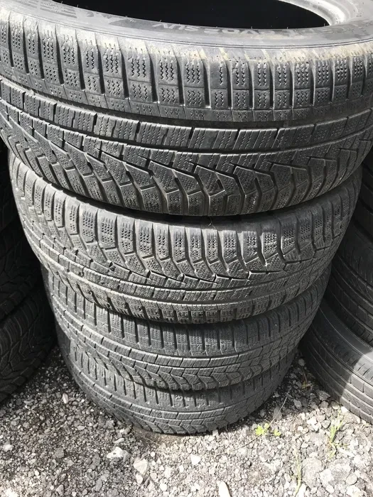 Гуми Зимни 225/55R18