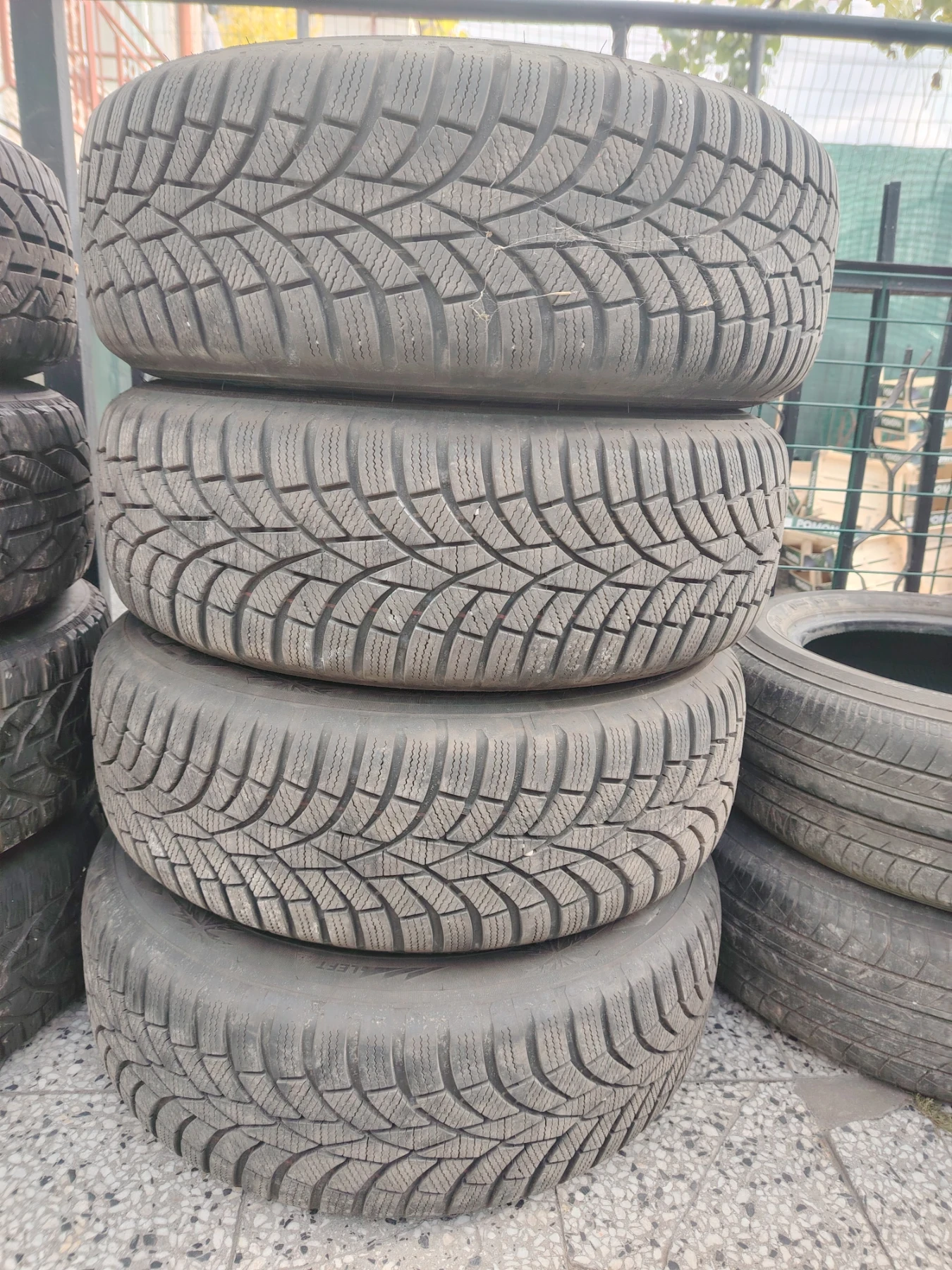    195/65R15  Mercedes-Benz C 180 | Mobile.bg   1