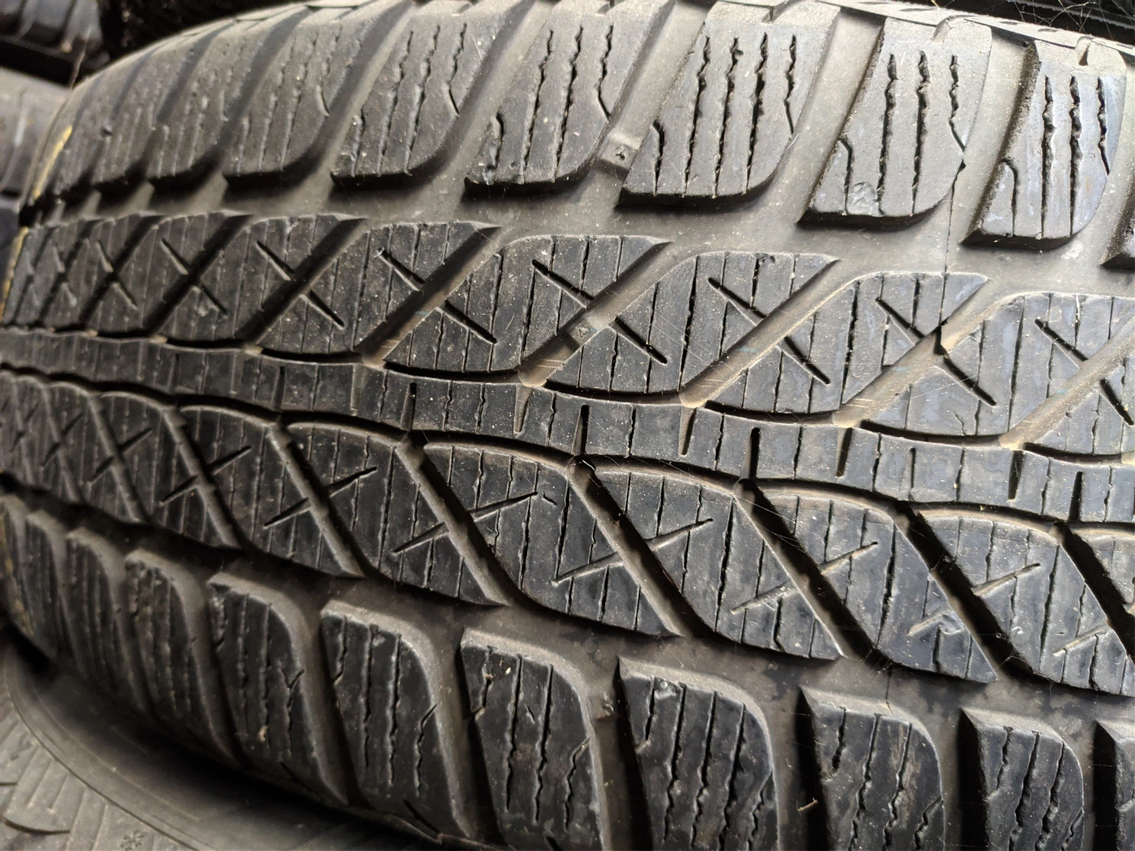 ���� 215/60R16 | Mobile.bg � ����������� 2