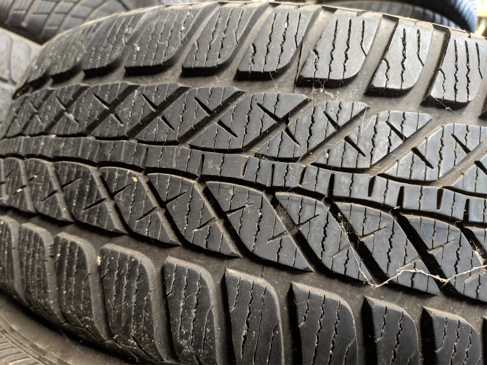 ���� 215/60R16 | Mobile.bg � ����������� 1