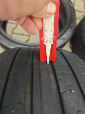 Гуми Летни 235/40R19, снимка 8 - Гуми и джанти - 53382185