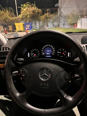 Mercedes-Benz E 220, снимка 15