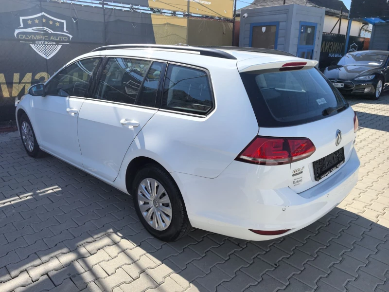 VW Golf 1.6 TDI, снимка 4 - Автомобили и джипове - 52799878