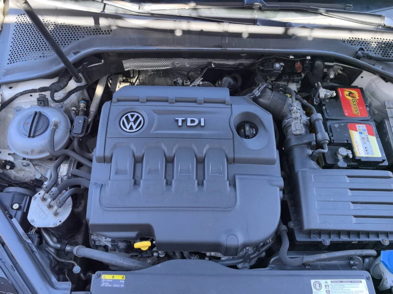 VW Golf 1.6 TDI, снимка 13 - Автомобили и джипове - 52799878