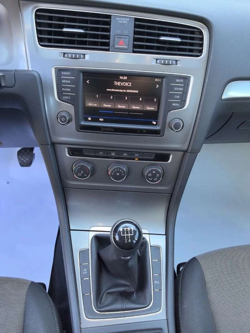 VW Golf 1.6 TDI, снимка 12 - Автомобили и джипове - 52799878