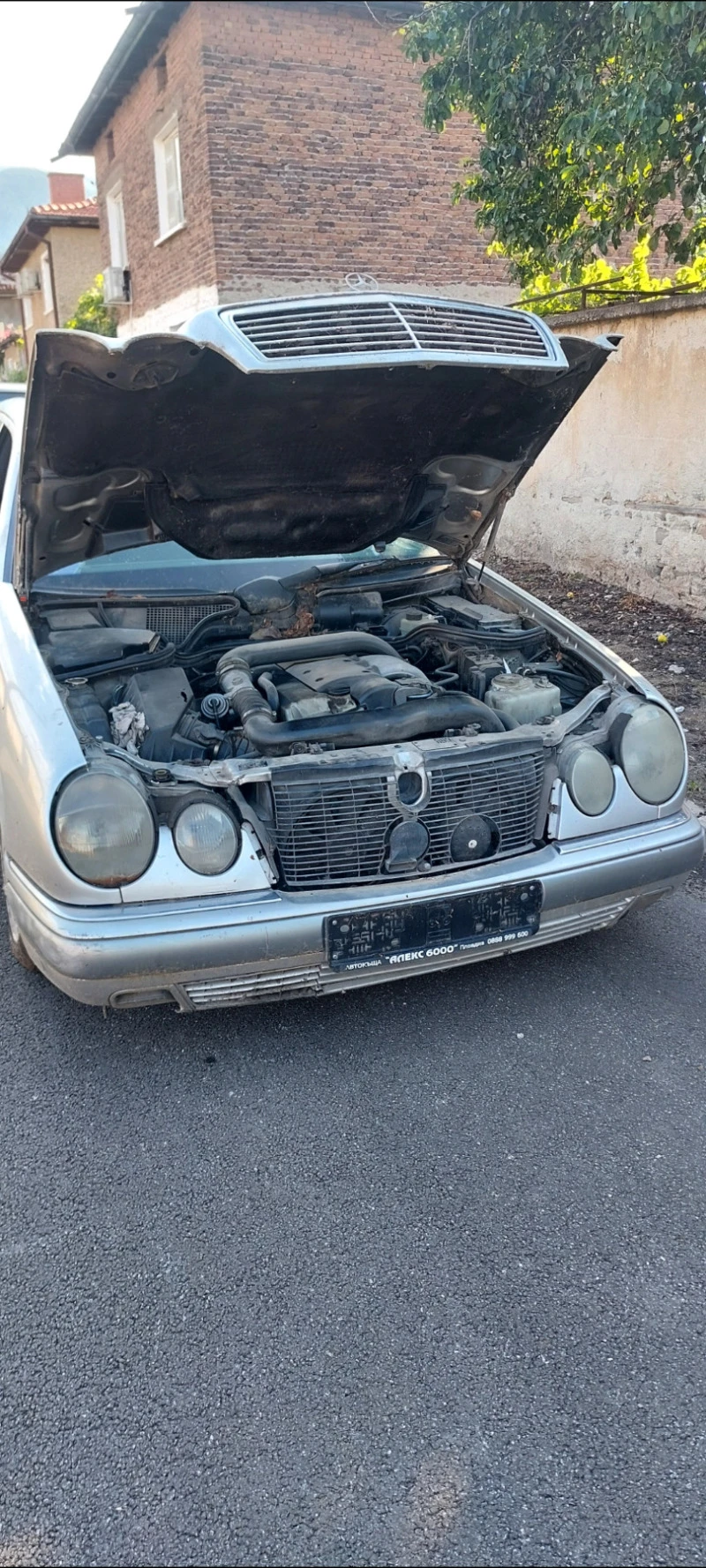 Mercedes-Benz E 290, снимка 1 - Автомобили и джипове - 41287329