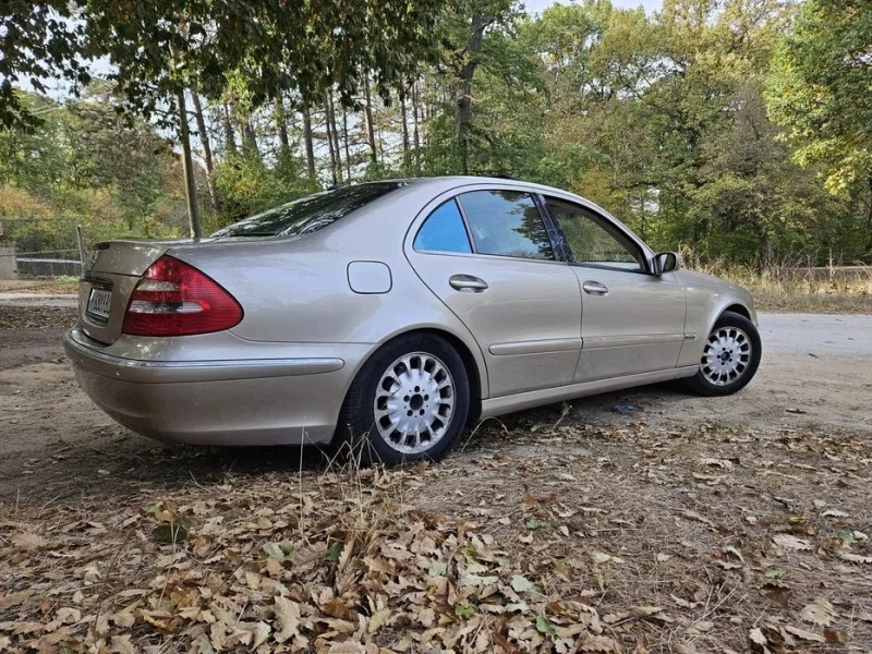 Mercedes-Benz E 240 w211 2.6, снимка 8 - Автомобили и джипове - 46401125