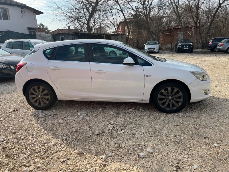 Opel Astra 1.7 CDTI COSMO, снимка 2 - Автомобили и джипове - 48836261