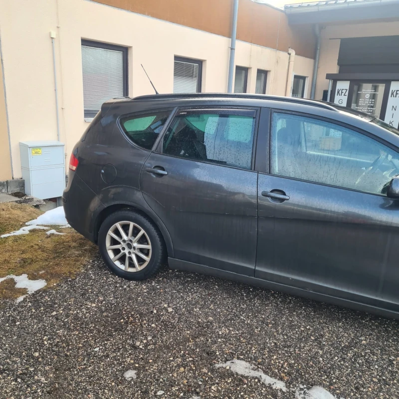 Seat Altea 1.6tdi xl facelift, снимка 5 - Автомобили и джипове - 49213243