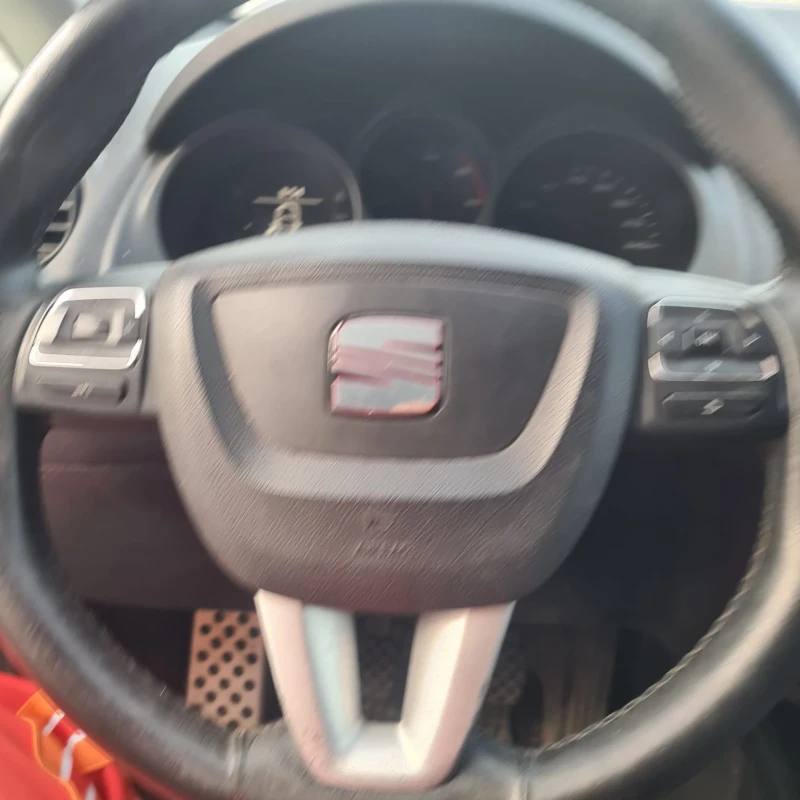 Seat Altea 1.6tdi xl facelift, снимка 10 - Автомобили и джипове - 49213243