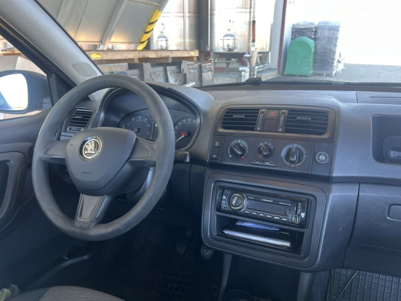 Skoda Fabia, снимка 3 - Автомобили и джипове - 52233323