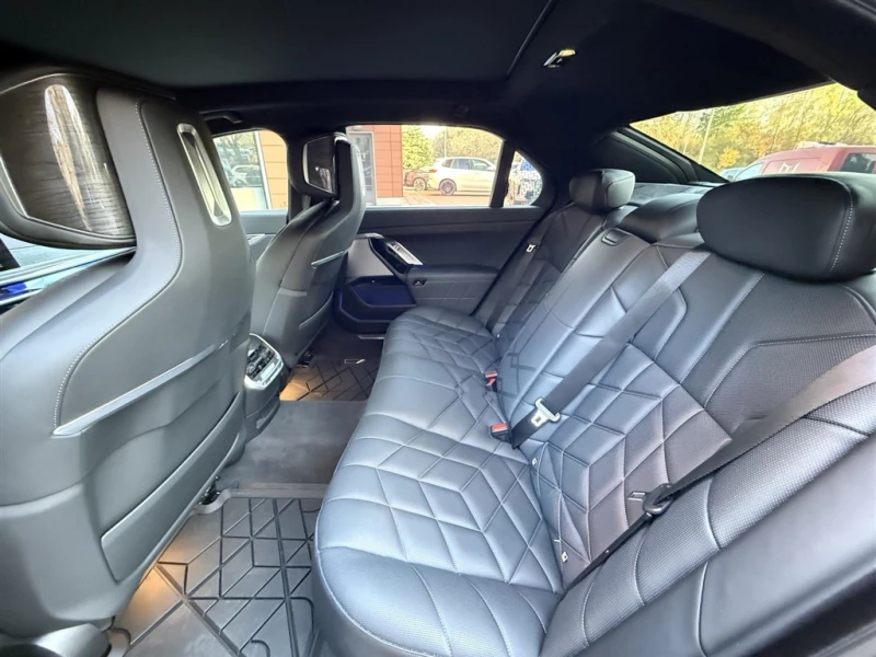BMW 760 xDrive Седан, снимка 12 - Автомобили и джипове - 52444060