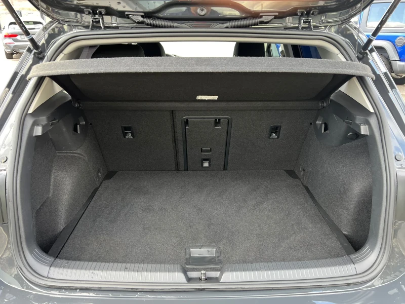 VW Golf 8* 1.0 ETSI* Life* 110cv* DSG* , снимка 12 - Автомобили и джипове - 52481422