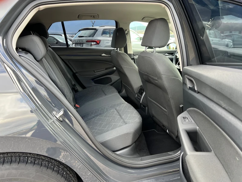 VW Golf 8* 1.0 ETSI* Life* 110cv* DSG* , снимка 13 - Автомобили и джипове - 52481422