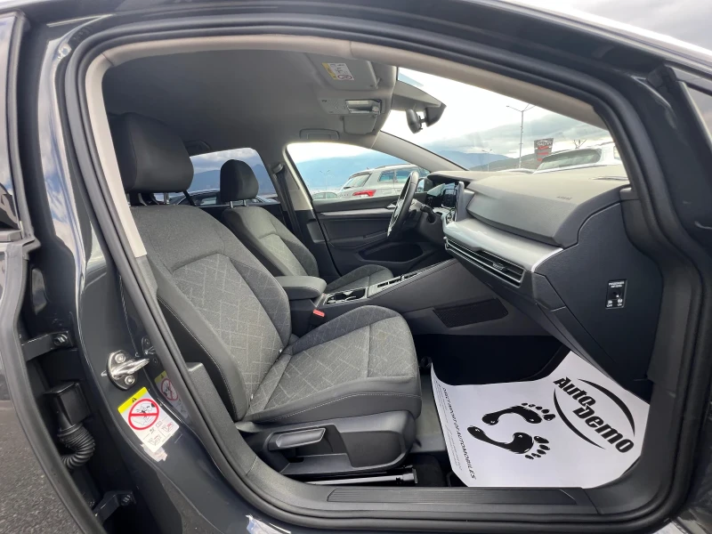 VW Golf 8* 1.0 ETSI* Life* 110cv* DSG* , снимка 14 - Автомобили и джипове - 52481422