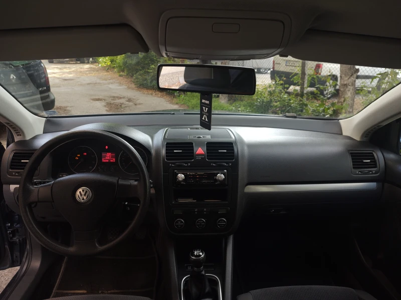 VW Jetta 1.6 102 К.С, снимка 9 - Автомобили и джипове - 52742155