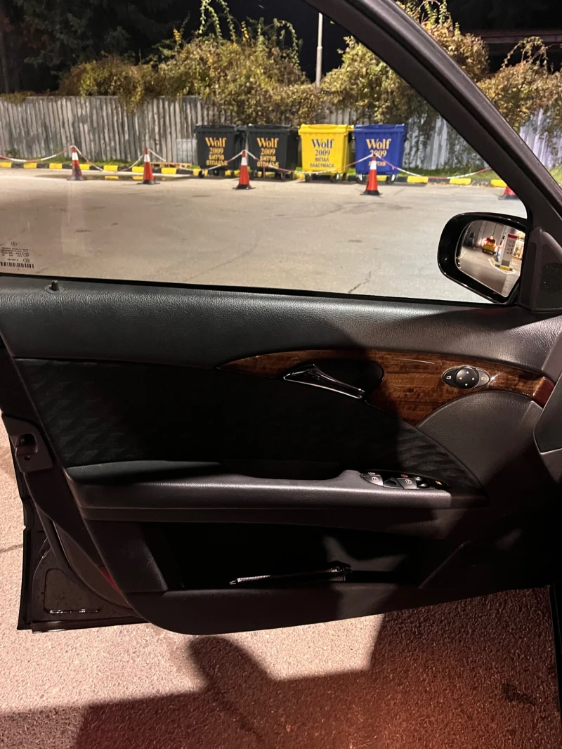Mercedes-Benz E 220, снимка 10 - Автомобили и джипове - 52932624