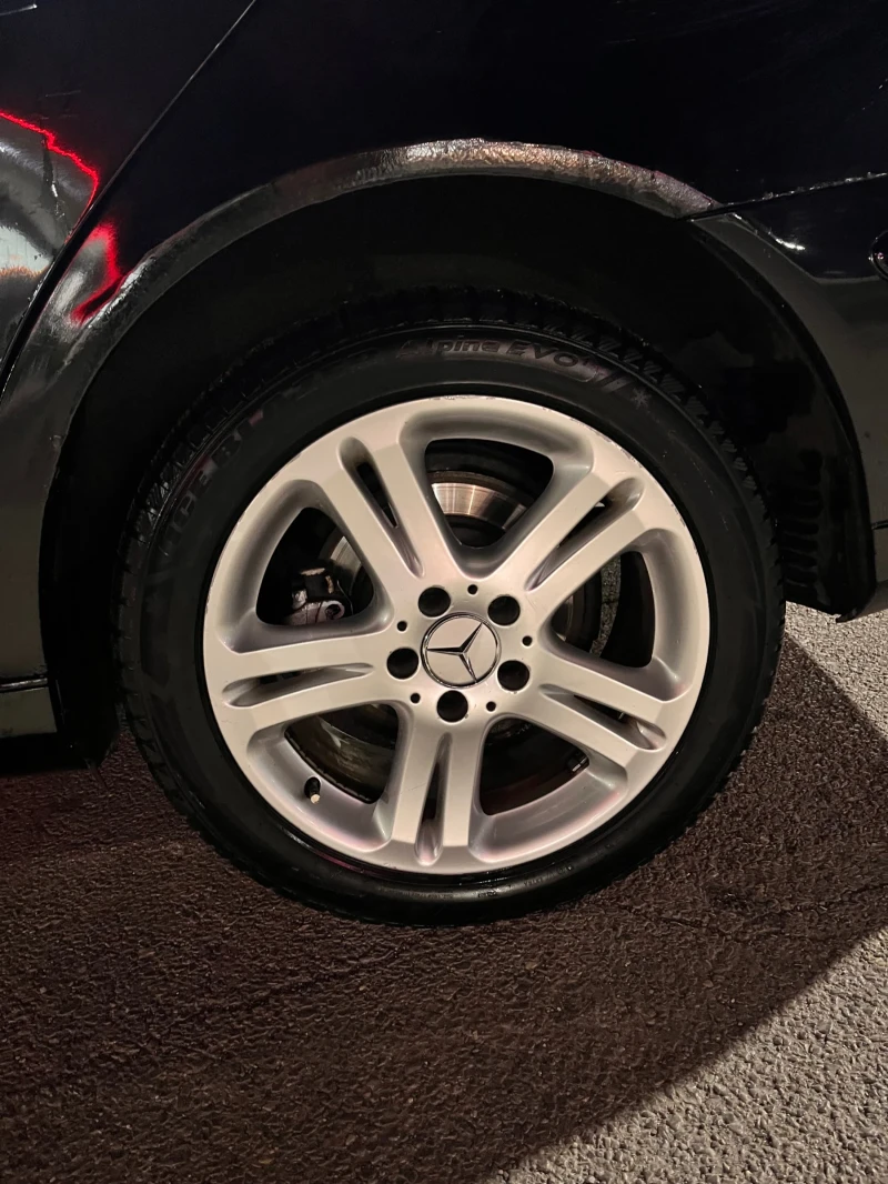 Mercedes-Benz E 220, снимка 14 - Автомобили и джипове - 52932624