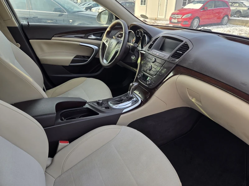 Opel Insignia 2.0cdti* automatik* , снимка 16 - Автомобили и джипове - 53191348