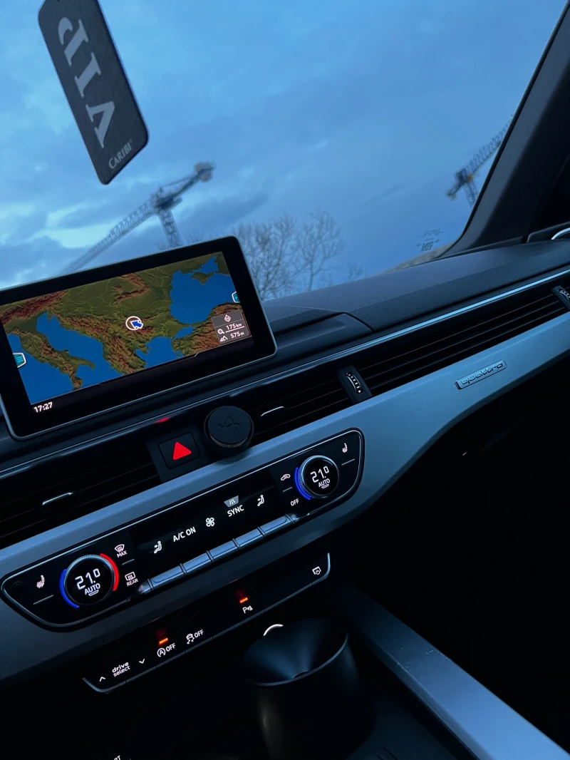 Audi A4 2.0 TFSI QUATTRO 3xS-line, снимка 8 - Автомобили и джипове - 53195142